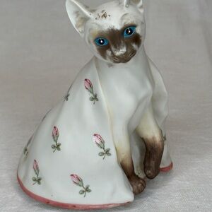 MANN MCMLXXXII Porcelain Musical Car Figurine